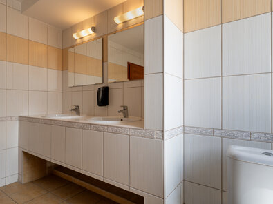 Hotel Nový Kaštieľ - ŠTVORLÔŽKOVÁ IZBA - s vlastnou kúpeľňou